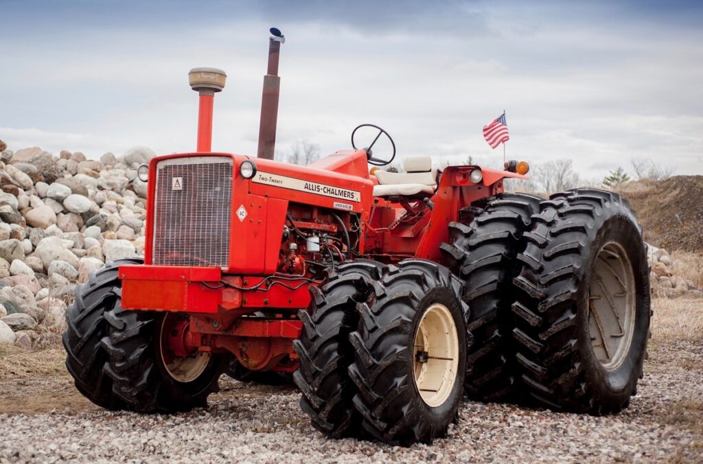 Allis Chalmers D21 vs 220