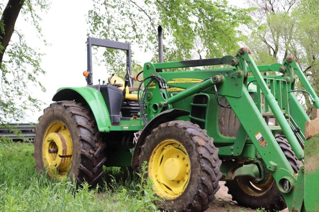 John Deere 7130