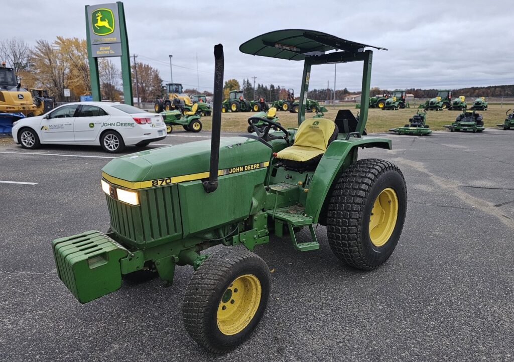 John Deere 870