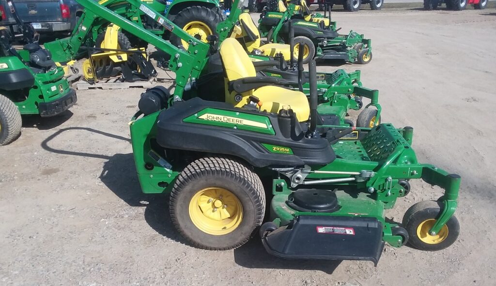 John Deere Z925M